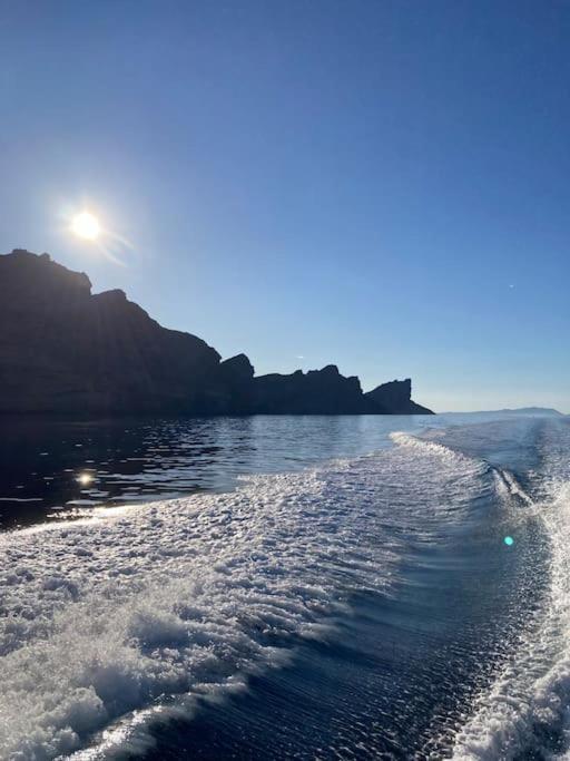 Lou K-Sea Den, Le Terrier De La Mer Cassis Esterno foto